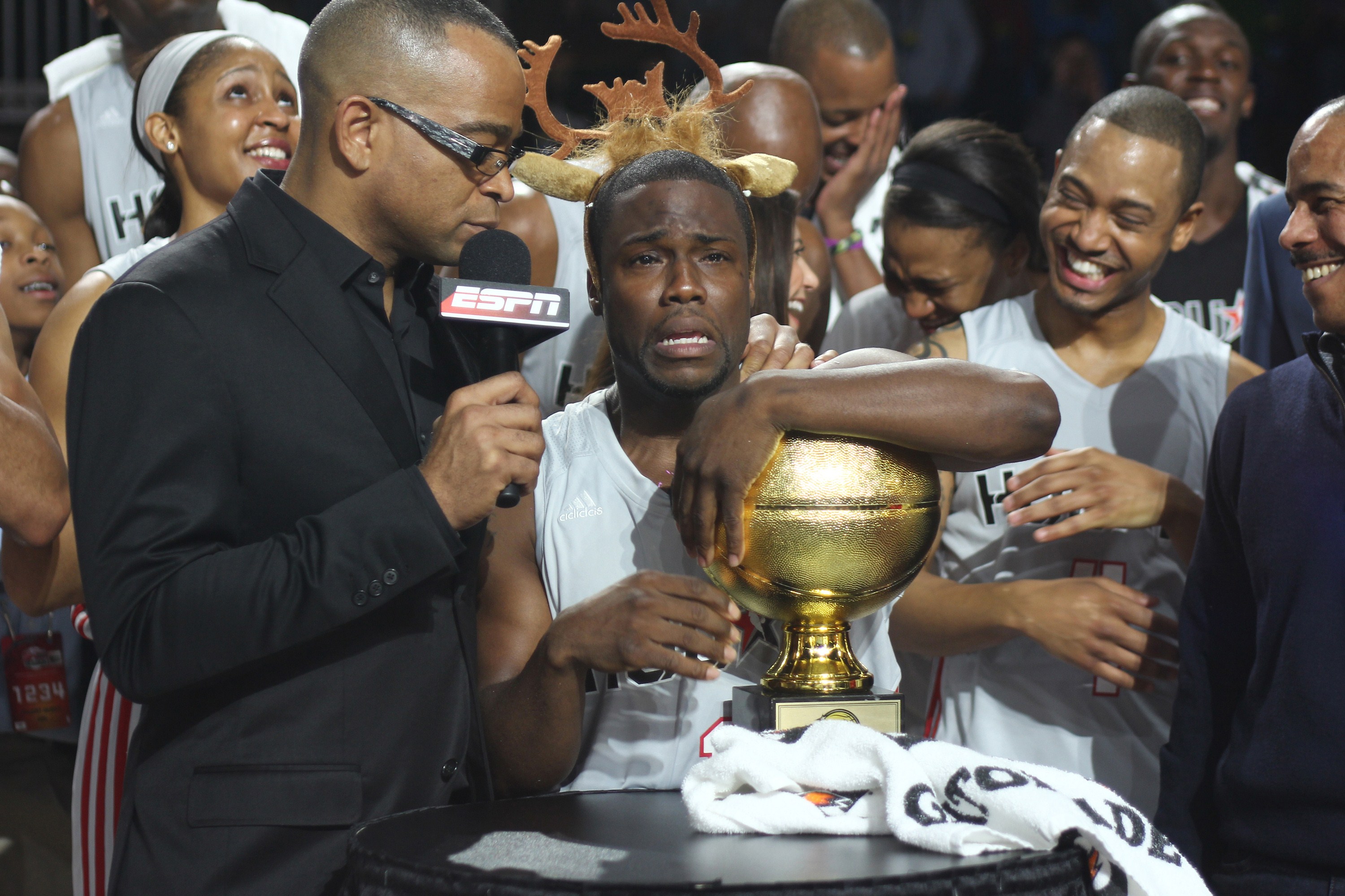 Uçtu uçtu Terrence Ross uçtu