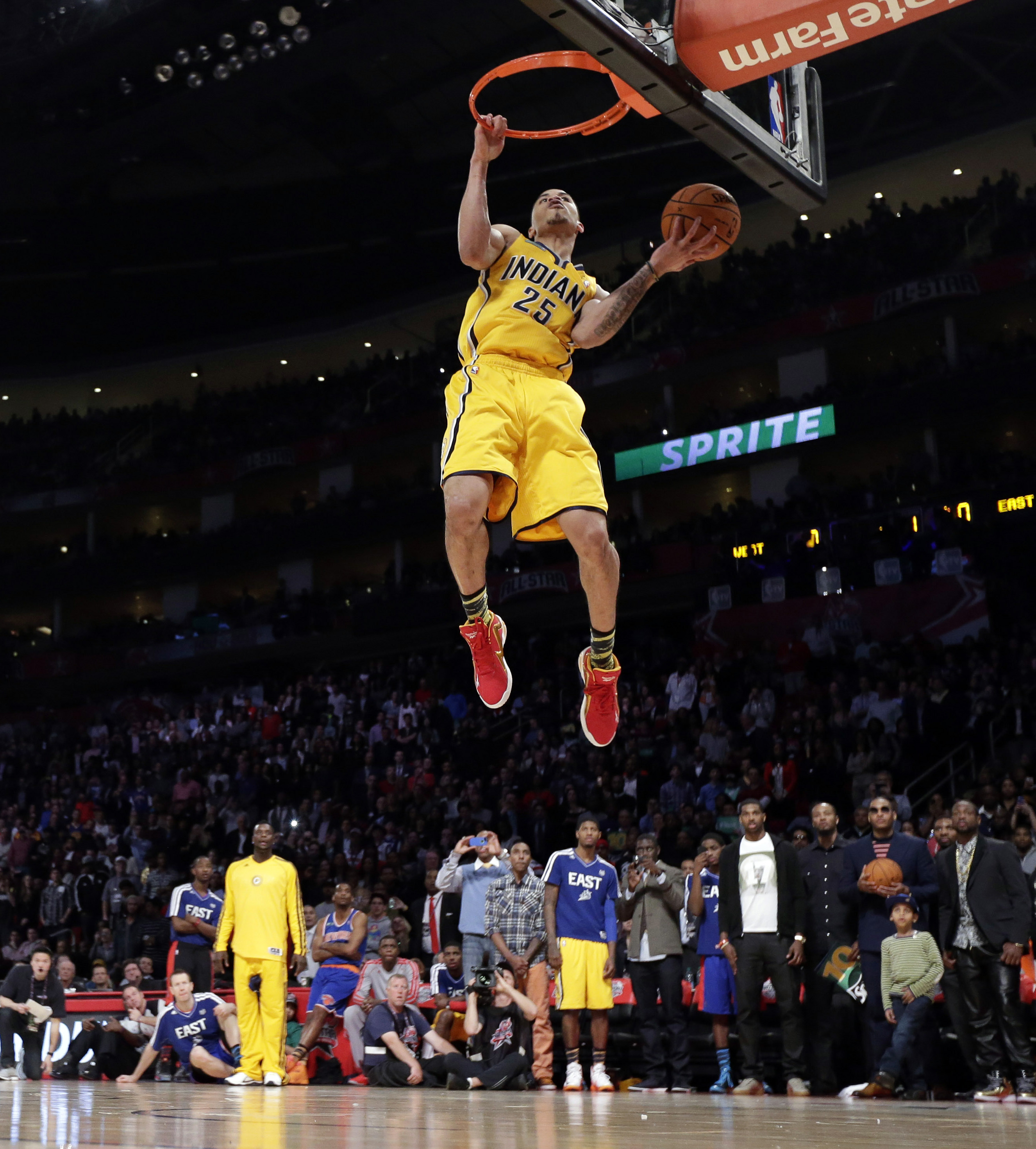 Uçtu uçtu Terrence Ross uçtu
