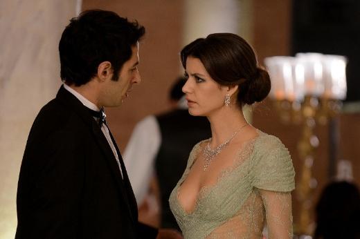 Beren Saatten tek gecelik elbise