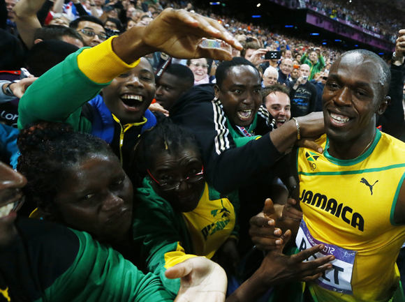 100 metre diye yazılır, Bolt diye okunur