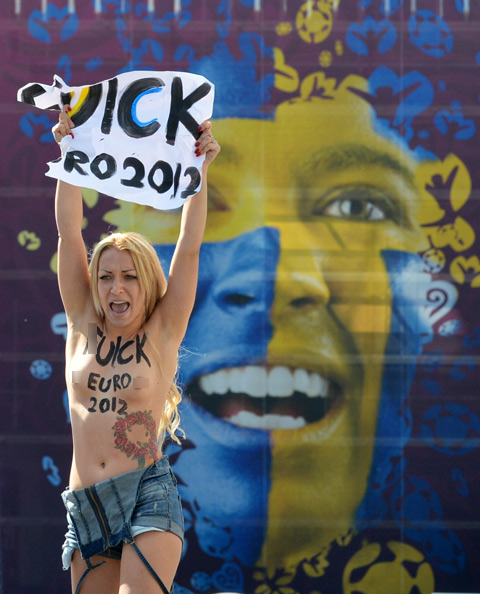 Femen Euro 2012yi bastı