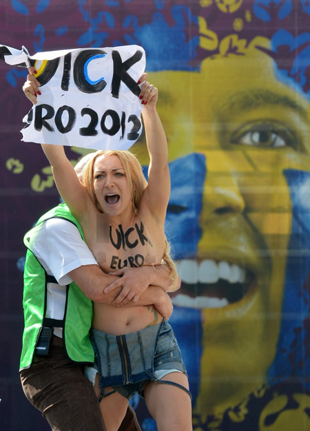Femen Euro 2012yi bastı
