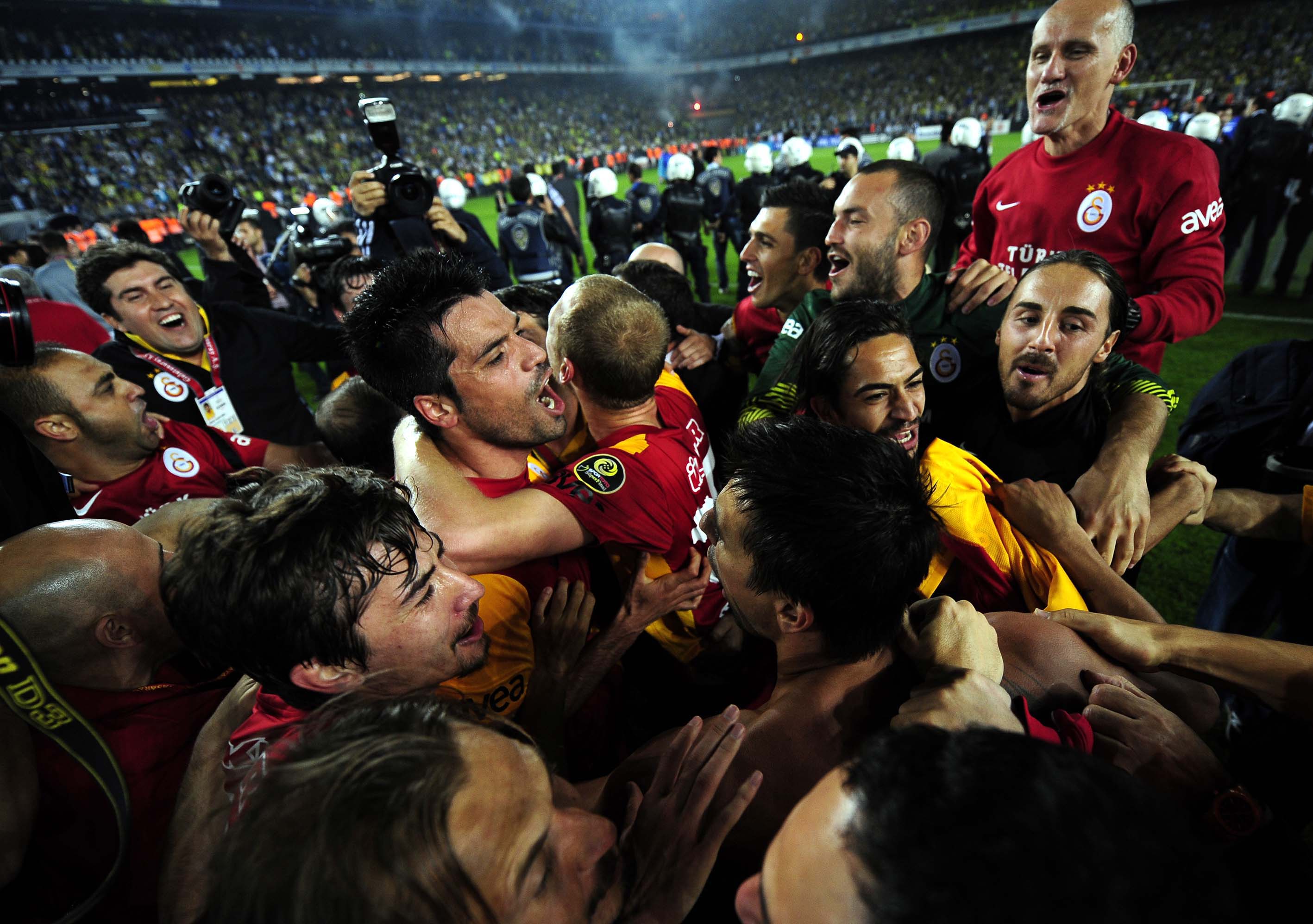 GS, Saracoğlunda şampiyonluğu kutladı
