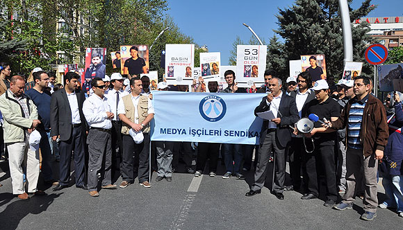 Ankarada polisten biber gazı