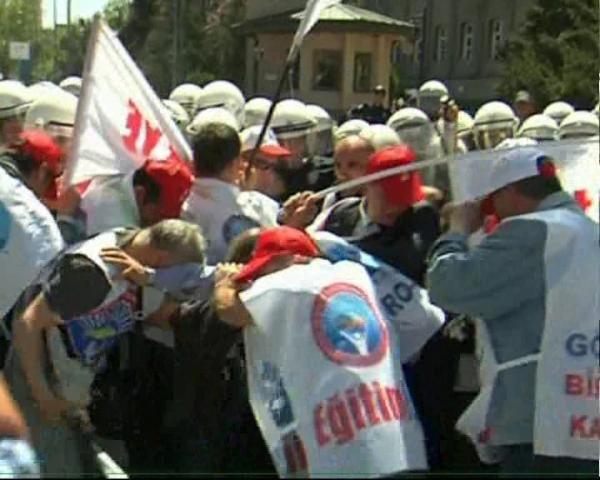 Ankarada polisten biber gazı