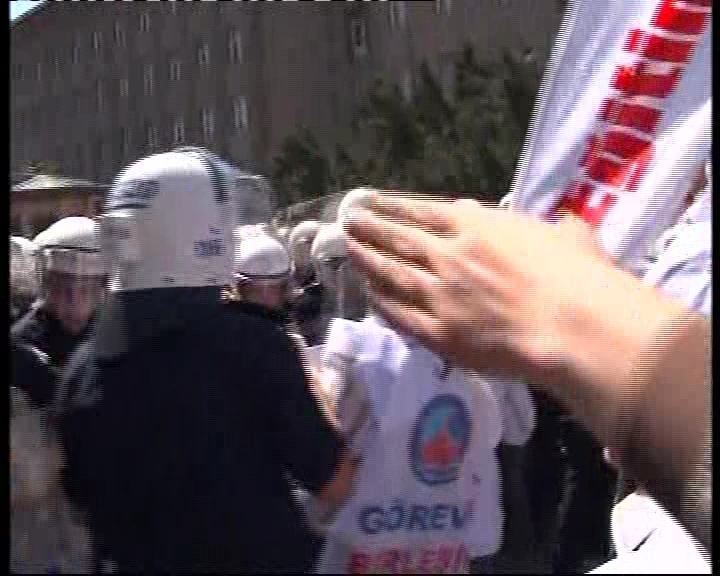 Ankarada polisten biber gazı
