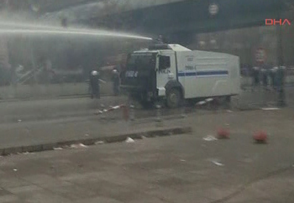 Zamanaşımı protestolarına polis müdahalesi