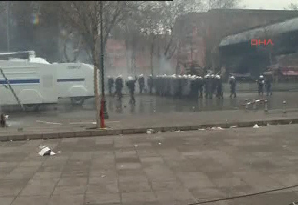 Zamanaşımı protestolarına polis müdahalesi