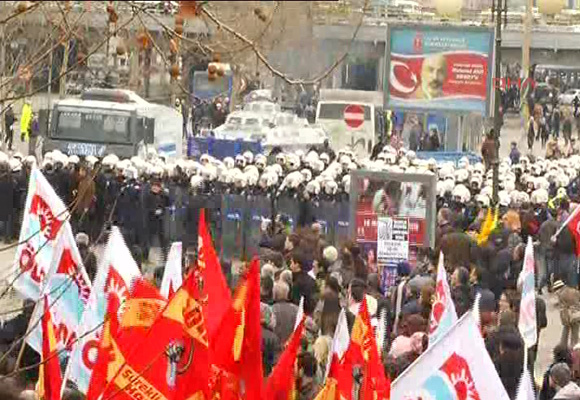 Zamanaşımı protestolarına polis müdahalesi