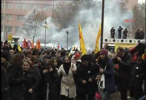 Zamanaşımı protestolarına polis müdahalesi