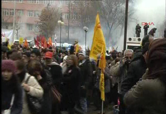 Zamanaşımı protestolarına polis müdahalesi