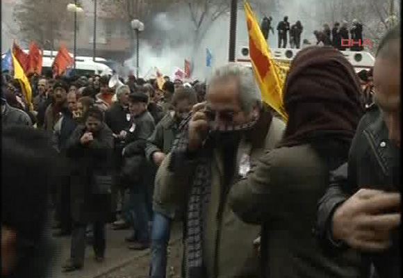Zamanaşımı protestolarına polis müdahalesi