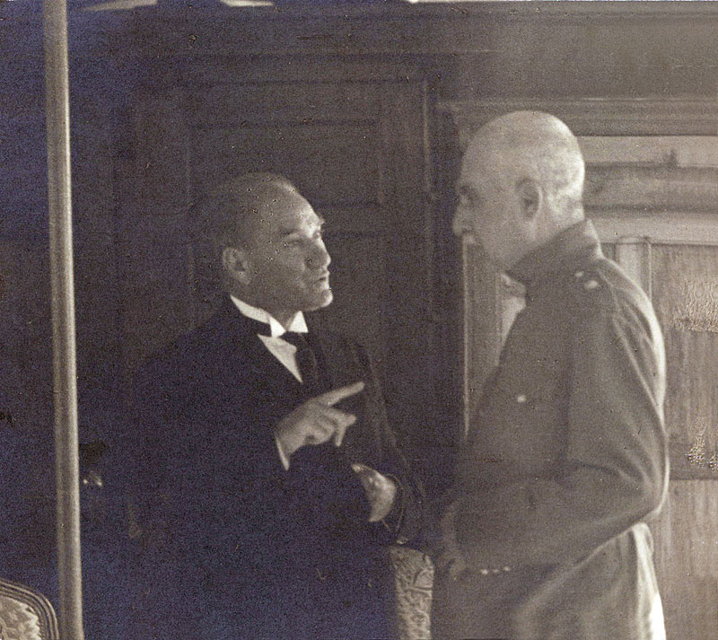 Atatürk için ne dediler