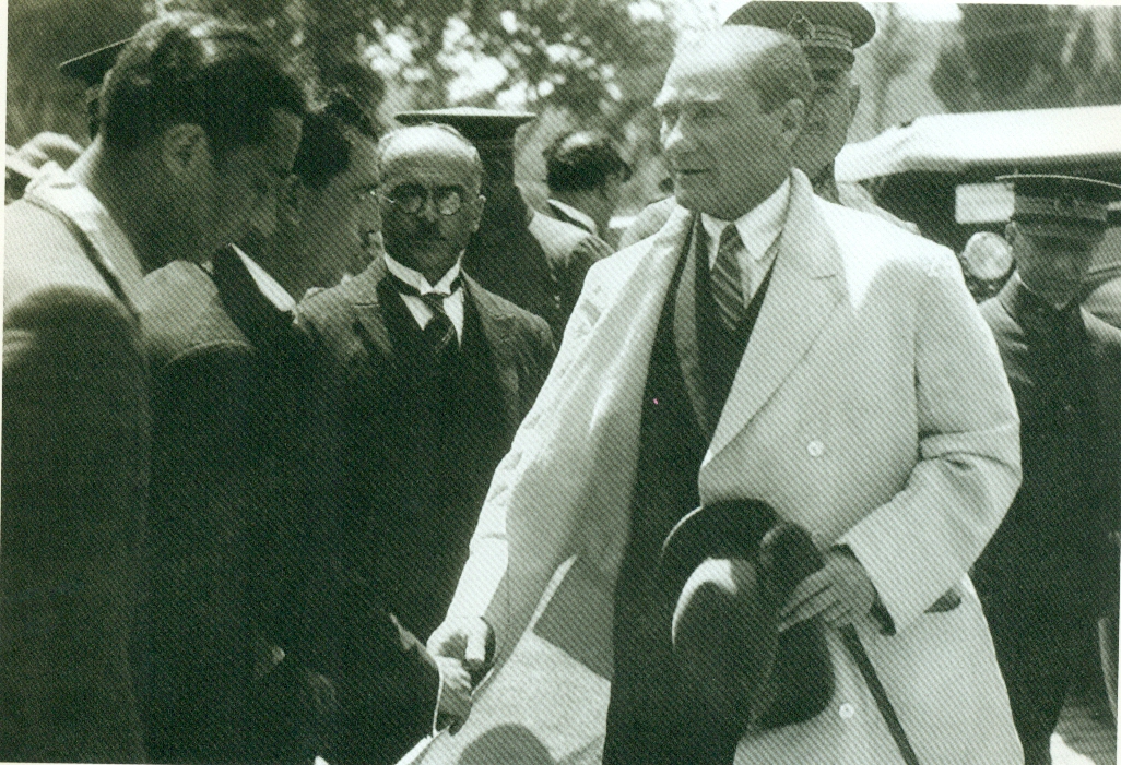 Atatürk için ne dediler