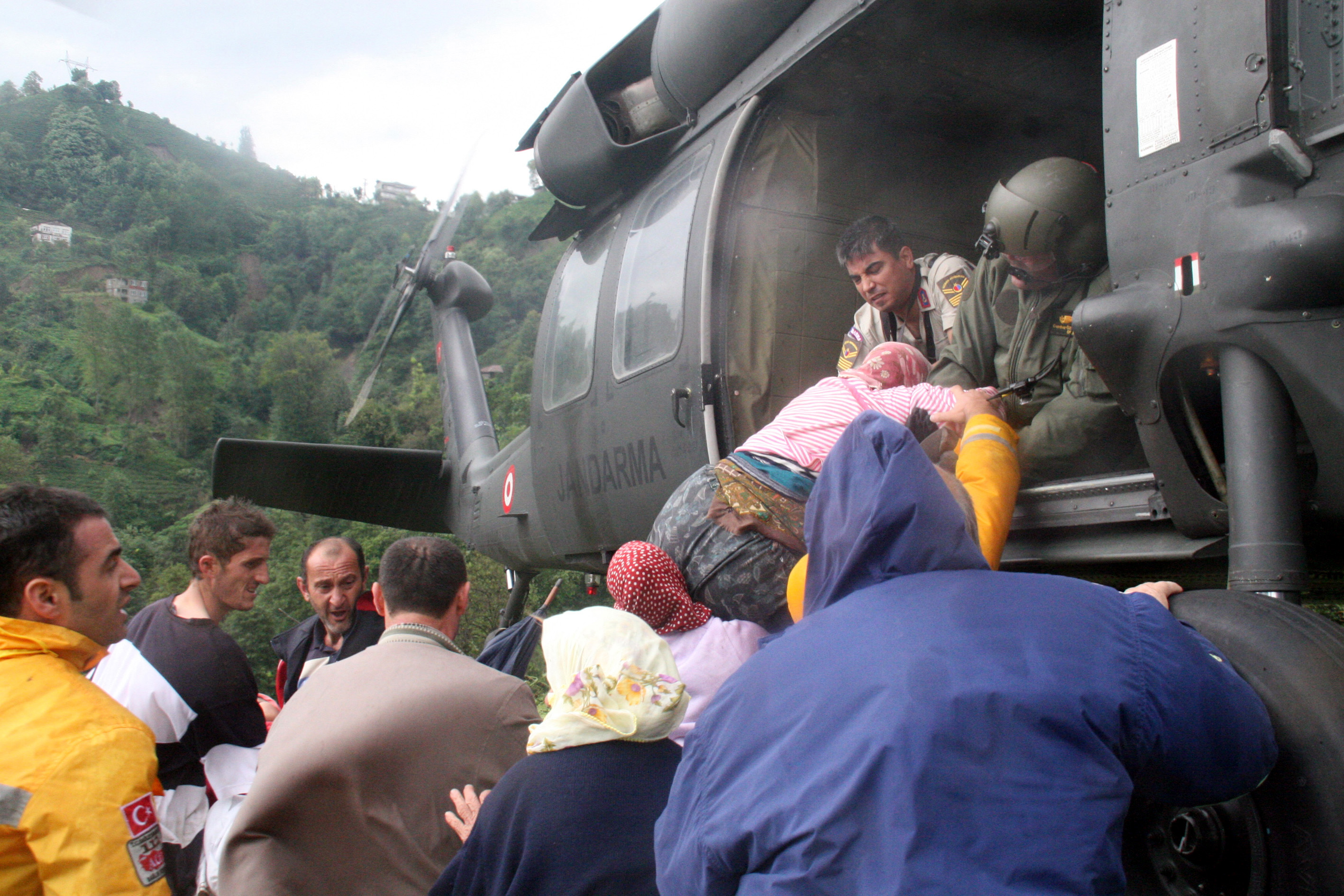 Rizeyi sel vurdu