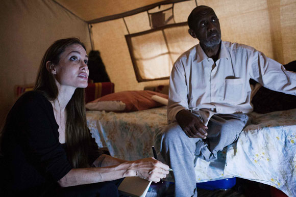Angelina Jolie şimdi de Lampedusa Adasında