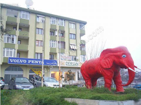 Devasa şehir heykelleri