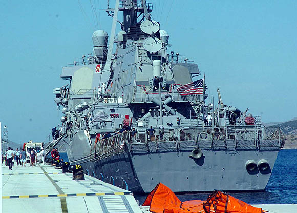 Amerikan savaş gemisi Uss Stoud Bodrumda