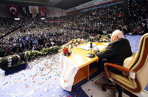 Necmettin Erbakan vefat etti