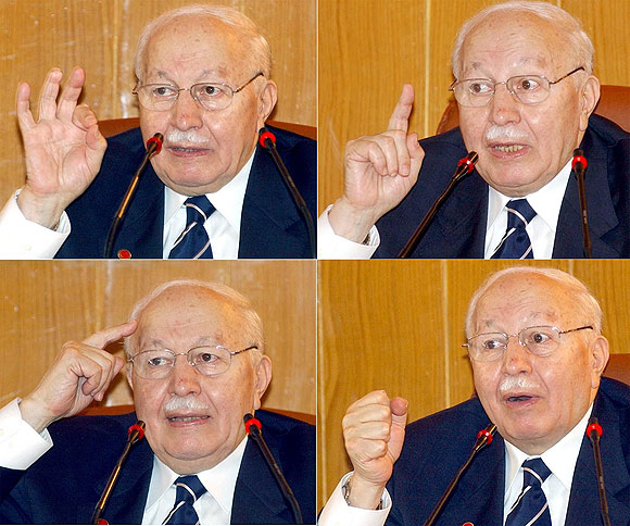 Necmettin Erbakan vefat etti