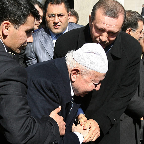 Necmettin Erbakan vefat etti
