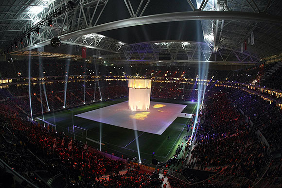 Türk Telekom Arenaya görkemli açılış