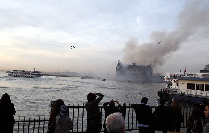 Haydarpaşa Garında yangın