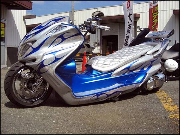 Japon işi scooterlar