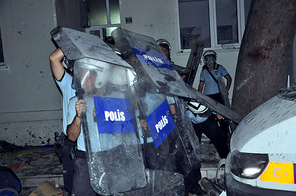 İnegölde olaylı gece: 5 yaralı