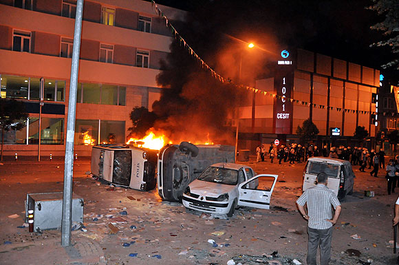 İnegölde olaylı gece: 5 yaralı