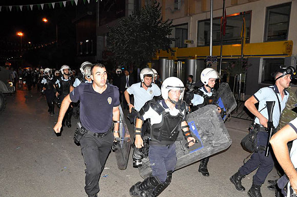 İnegölde olaylı gece: 5 yaralı