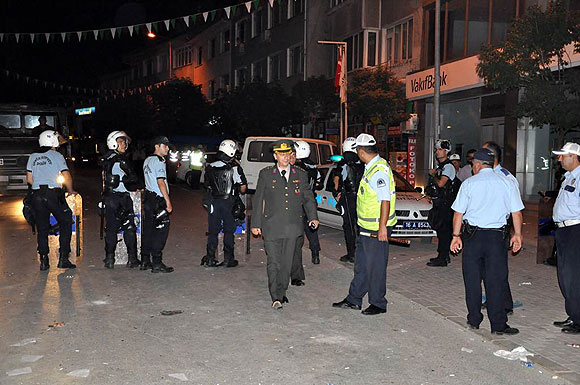 İnegölde olaylı gece: 5 yaralı