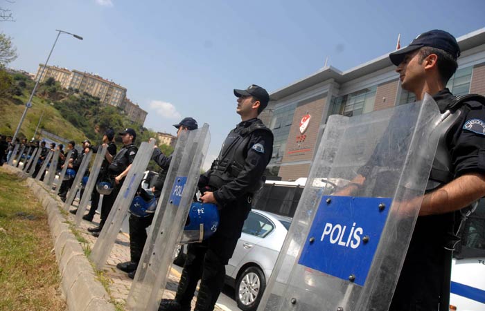 Beşiktaş taraftarları federasyona yürüdü
