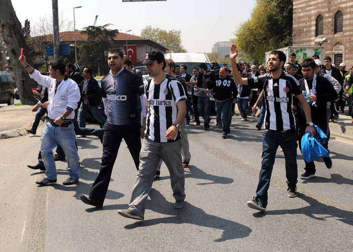 Beşiktaş taraftarları federasyona yürüdü