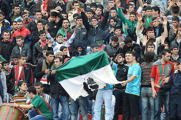 Diyarbakır-Bursa maçında gerginlik