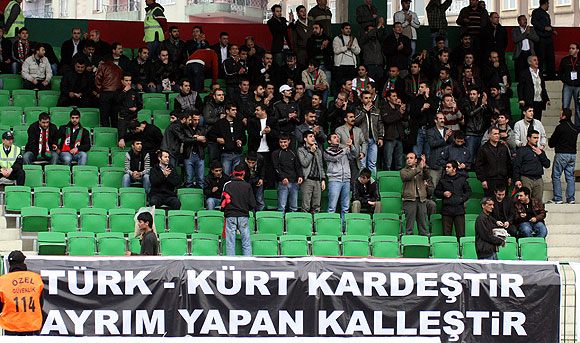 Diyarbakır-Bursa maçında gerginlik