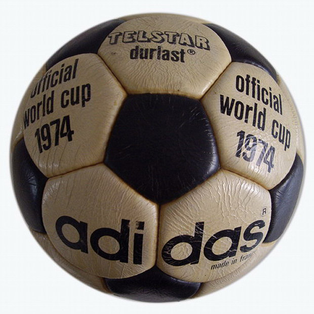Dünya kupalarının resmi futbol topları