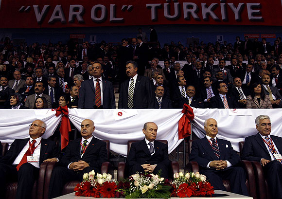MHP 9. Olağan Büyük Kurultayı gergin başladı