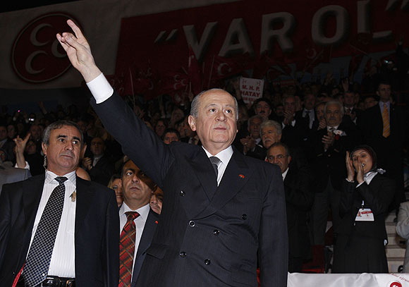 MHP 9. Olağan Büyük Kurultayı gergin başladı