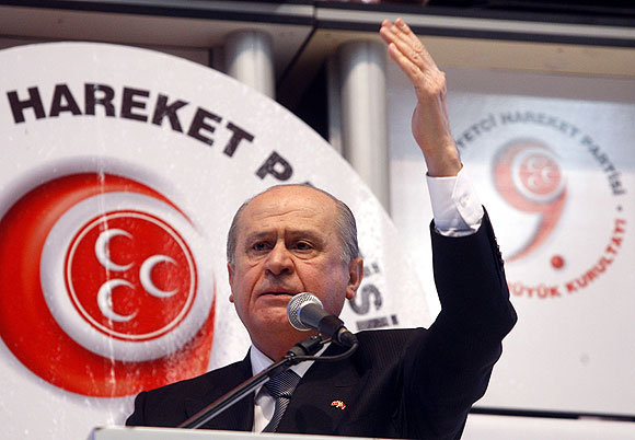 MHP 9. Olağan Büyük Kurultayı gergin başladı