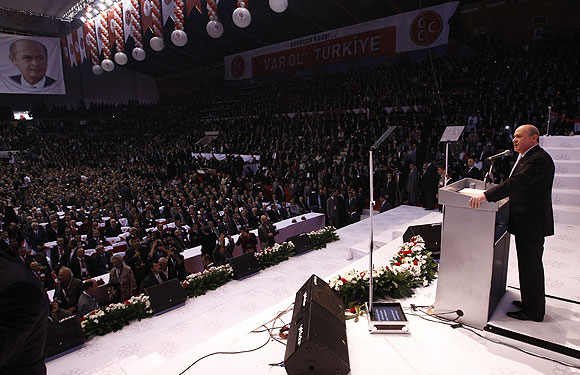MHP 9. Olağan Büyük Kurultayı gergin başladı