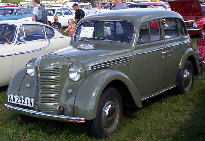Moskvich... Tank gibi araba