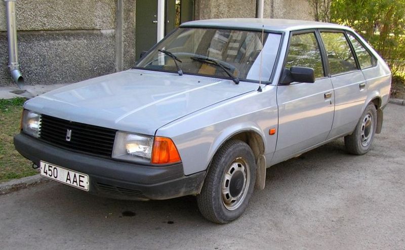 Moskvich... Tank gibi araba