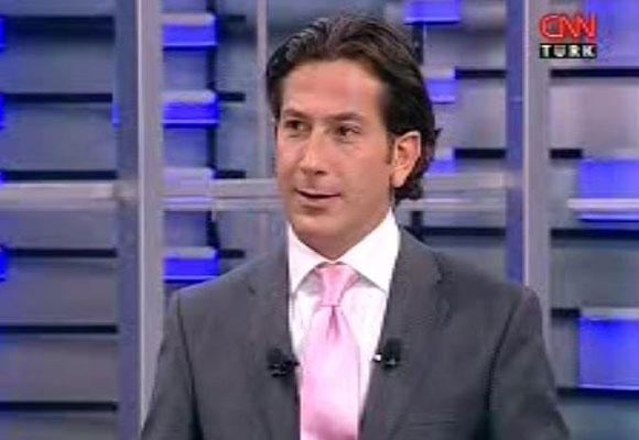 Pembe CNN TÜRK Meme Kanserine dikkat çekti