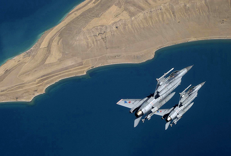 Türk savaş pilotları işbaşında