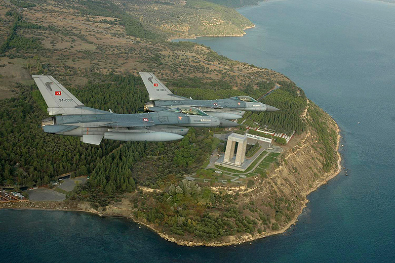 Türk savaş pilotları işbaşında