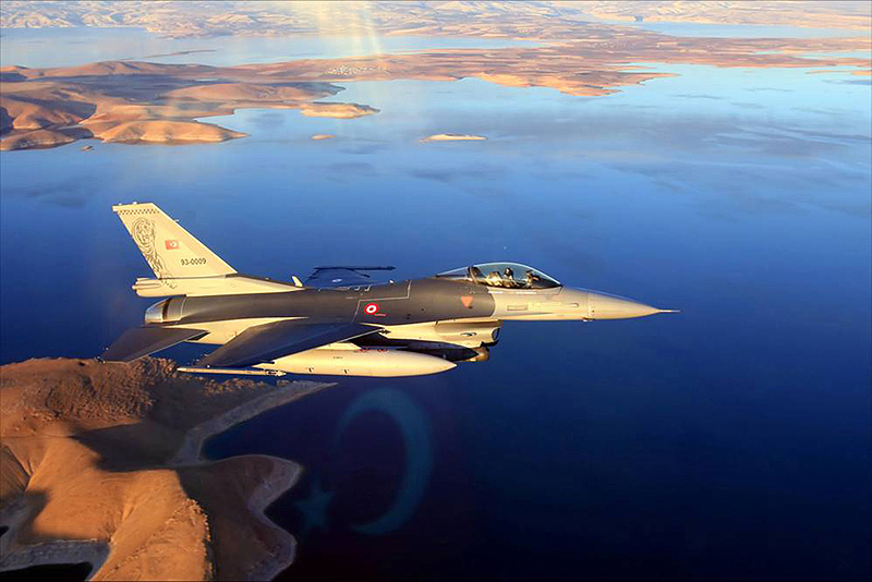 Türk savaş pilotları işbaşında
