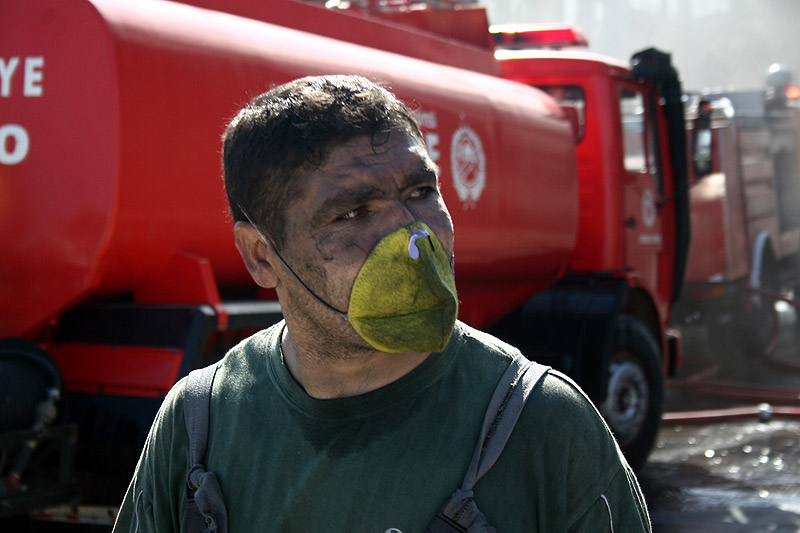 Hadımköyde plastik fabrikasında yangın