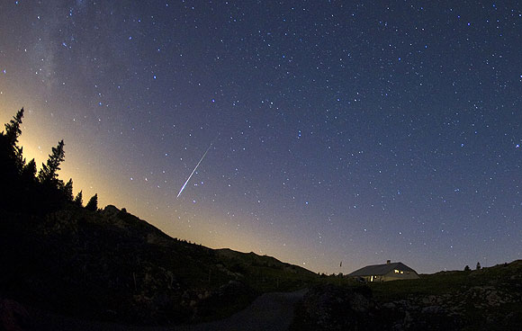 Gökten Perseid meteorları yağmadı, çiseledi