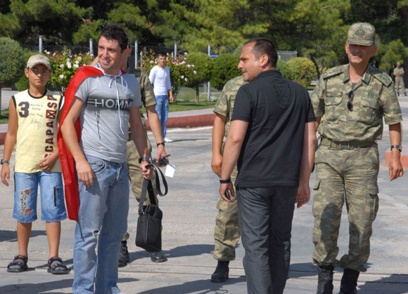 BJKlı Nihat Kahveci terhis oldu